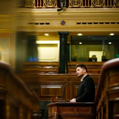Gabriel Rufián: “Less paramilitary Guardia Civil and Army patrolling for ‘peace of mind’ and more resources for medical staff”