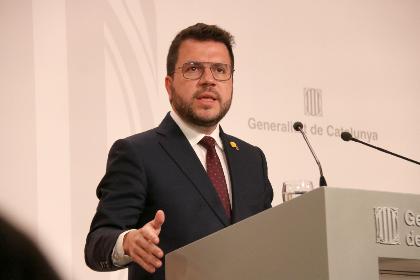   The Catalan government launches the Clarity Agreement in the determination of holding a referendum on independence  