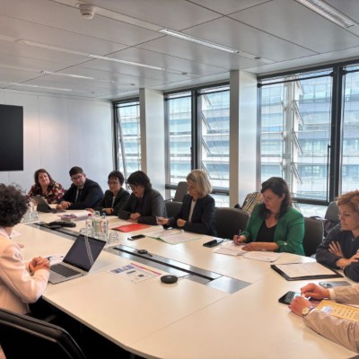 Diana Riba and Elisenda Alamany in Brussels call for a true role for cities and regions in the coming European budget
