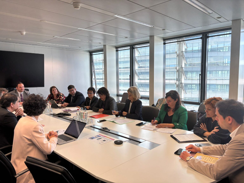   Diana Riba and Elisenda Alamany in Brussels call for a true role for cities and regions in the coming European budget  